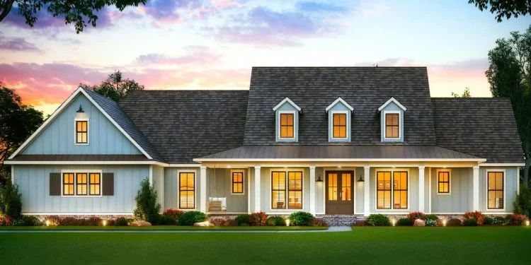 Modern Farmhouse with Split Bedroom Layout and 3-Car Garage – 2705 Sq Ft