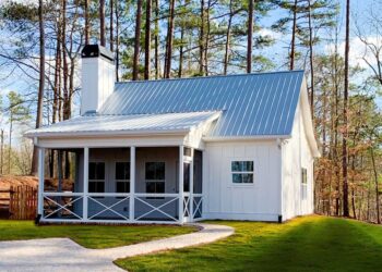 Compact & Versatile 1-to-2 Bedroom House Plan — 793 Sq Ft