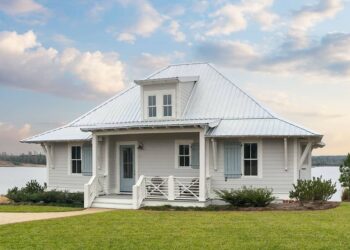 Exclusive Southern Cottage with Grand Screened Porch (Approx. 1,376 Sq. Ft.)