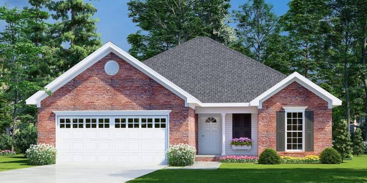 3-Bed Traditional Home with Split-Bedroom Layout – 1,382 Sq Ft