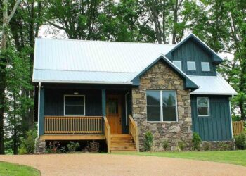 Back Woods” 3-Bedroom House Plan