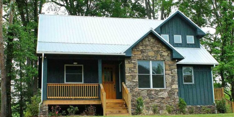 Back Woods” 3-Bedroom House Plan