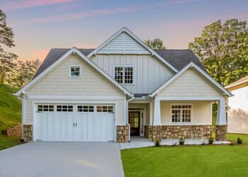 Craftsman Cottage with Flexible Bedrooms — 1,912 Sq Ft
