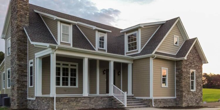 Country Cottage with a Cheery Facade & Master on Main – 1588 sqft..