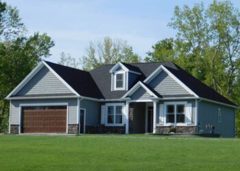 3-Bed Traditional Craftsman with Open-Concept Living — (1,550 Sq Ft)