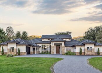 Hill-Country Luxe: 5-Bed, 5.5-Bath Texas Home (~5,000 Sq Ft) with Game & Media Rooms