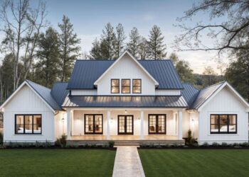 Modern Farmhouse w/ Outdoor Kitchen – ~3,003 Sq Ft | 4 Beds, 4.5 Baths