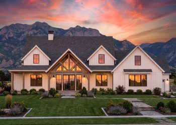 3000 sq ft Modern Farmhouse Plan with 4 Bedrooms and 3.5 Bathrooms