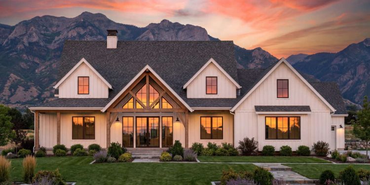 3000 sq ft Modern Farmhouse Plan with 4 Bedrooms and 3.5 Bathrooms