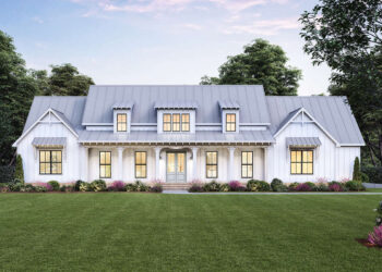 2534 sq ft Modern Farmhouse Plan with 4 Bedrooms and 3.5 Bathrooms