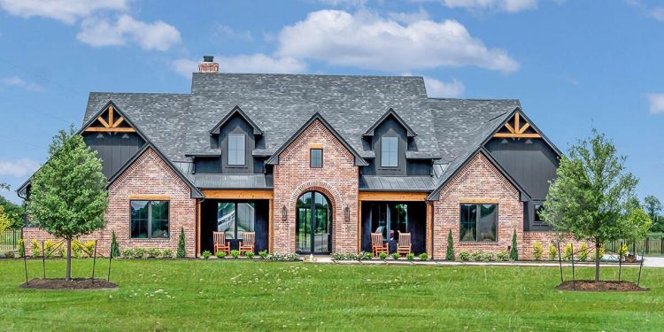 4032 sq ft Craftsman Home Plan with 4 Bedrooms and 4.5 Bathrooms